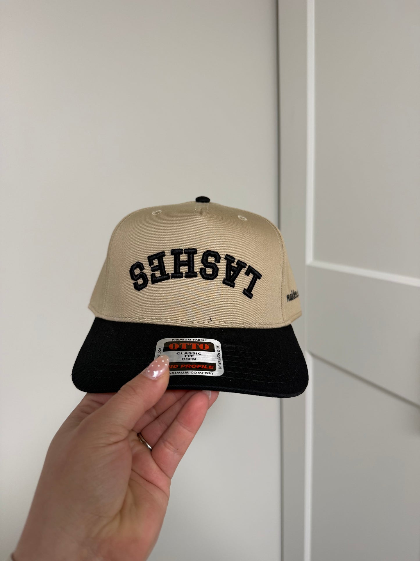 Lashes SnapBack